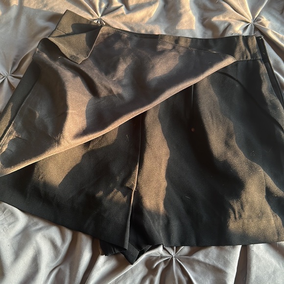 Forever 21 shorts - Picture 2 of 3